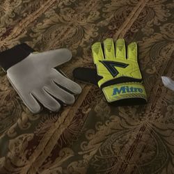 Goalkeeper gloves