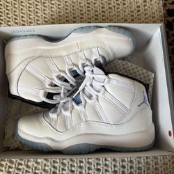 Air Jordan 11 Retro Legend Blue