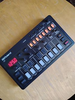 Roland J-6