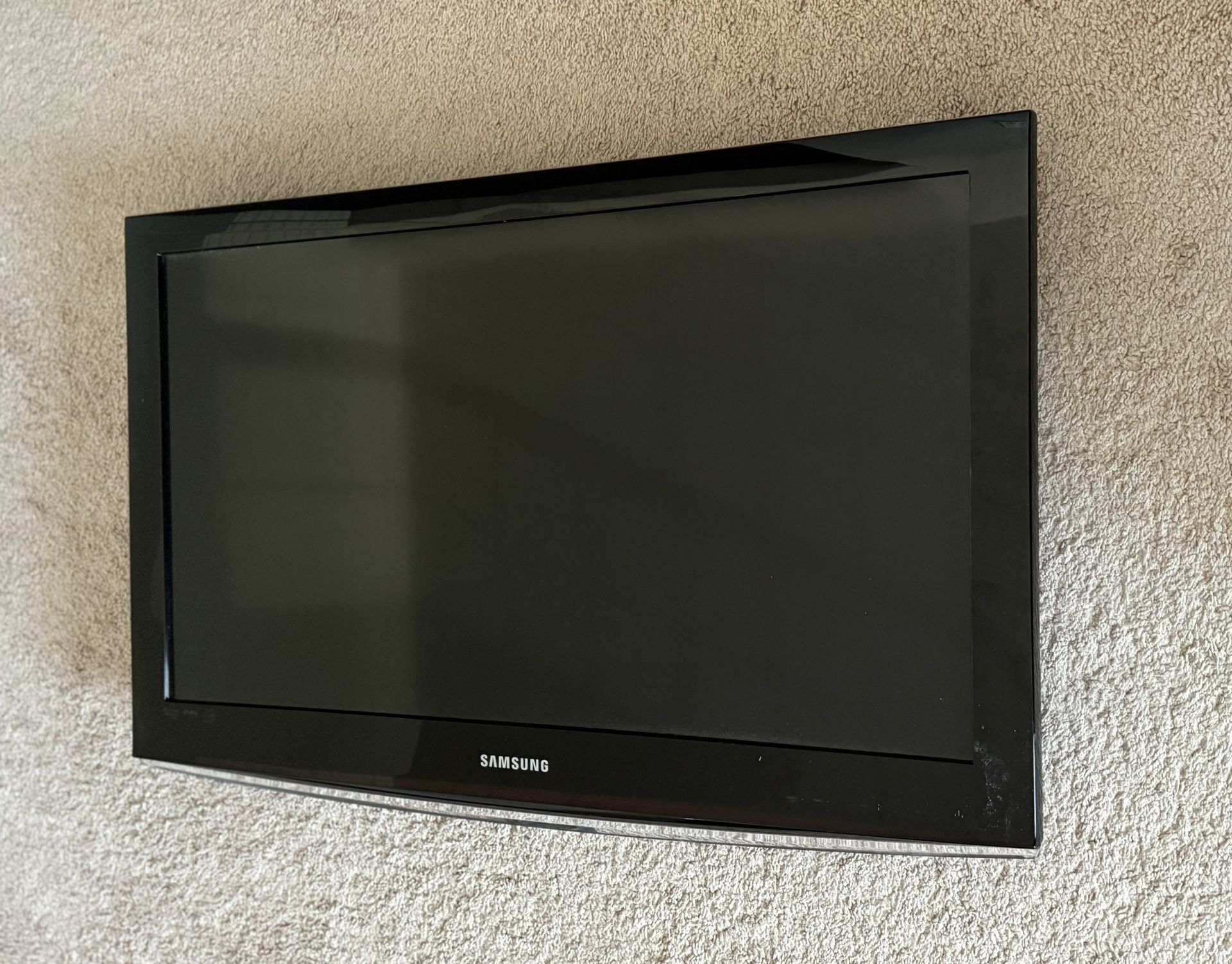 32 Inch Samsung TV