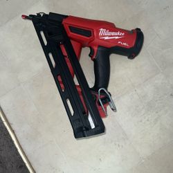 Milwaukee M18 Fuel Brushless https://offerup.com/redirect/?o=MTUuZ2E= Nailer Like New 