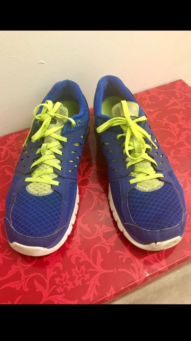 Nike Flex men’s running shoes size 11