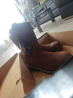 Never worn size 8&half Wolverine Wellington boots
