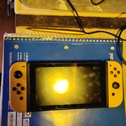 Nintendo Switch Let's Go Pikachu Edition Bundle