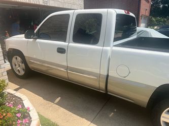 2003 GMC Extended Cab Truck
