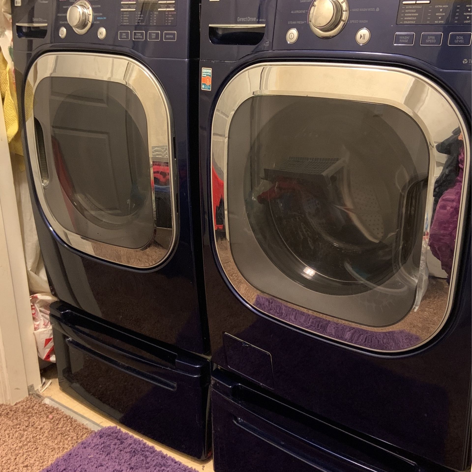 LG washer and dryer set READ DESCRIPTION