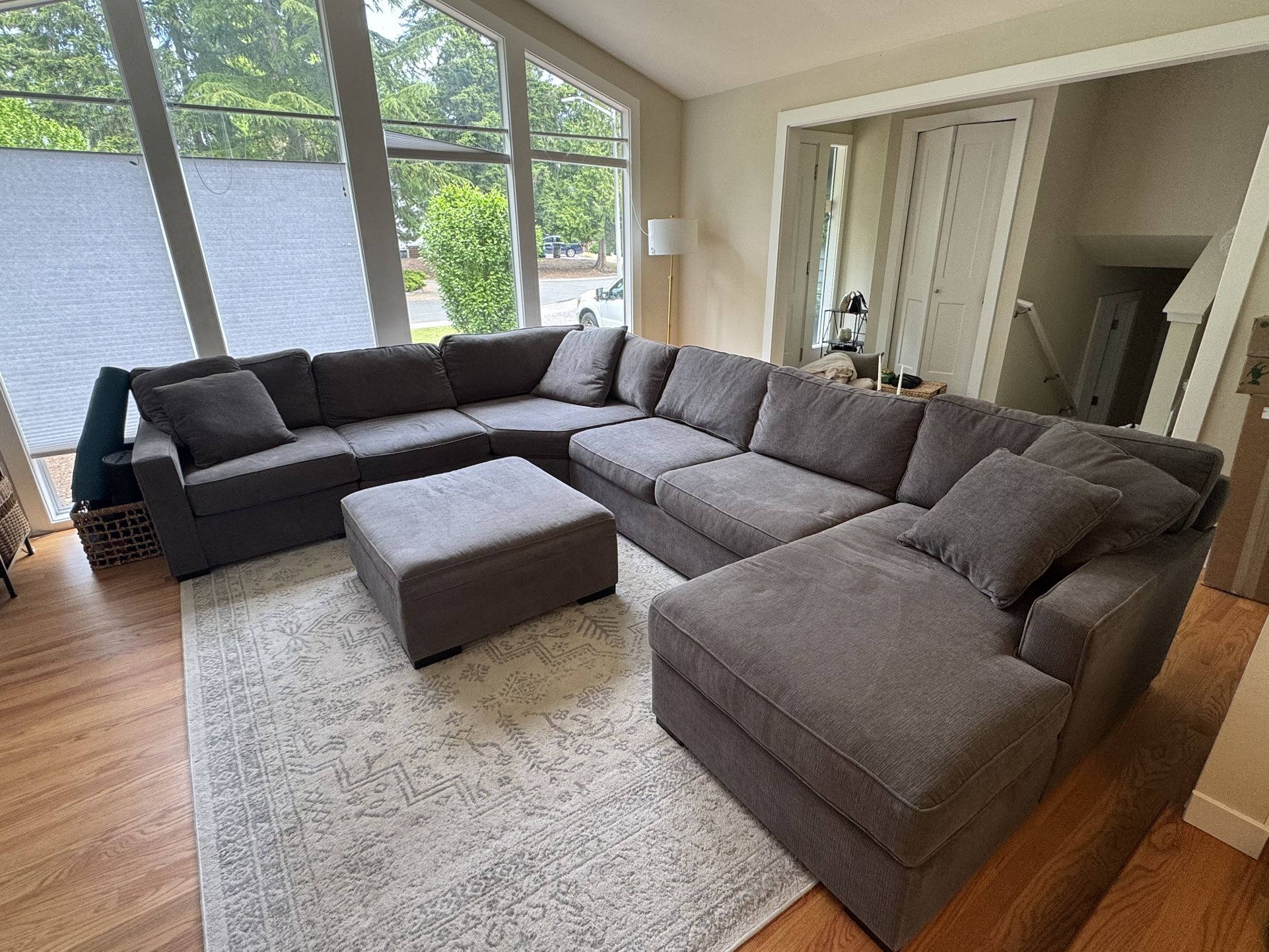 Sectional couch with storage ottoman