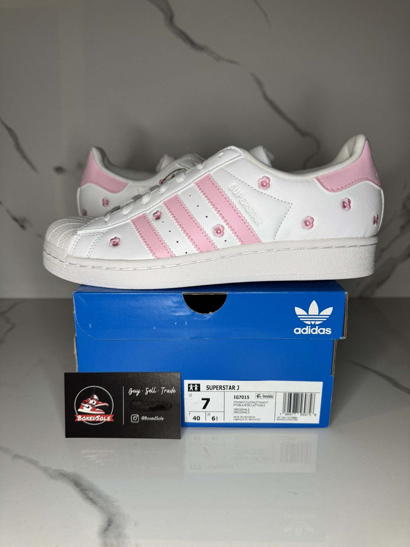 Brand New Adidas Superstar J US Size 7Y