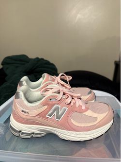 New balance 2002r size 5.5 Youth