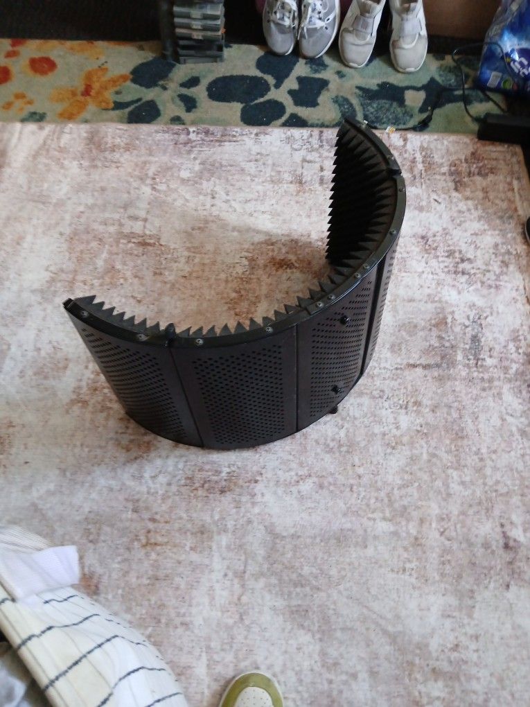 Monoprice Pro Audio Series Microphone Insulation Shield