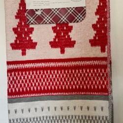 New Christmas Throw Blanket Houseful 50 x 60 in (127 × 152.4 cm)cash & pick up only)