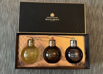Molton Brown Festive Bauble Gift Set   