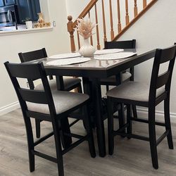 Dining table set