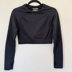 Fashion nova cropped workout top
