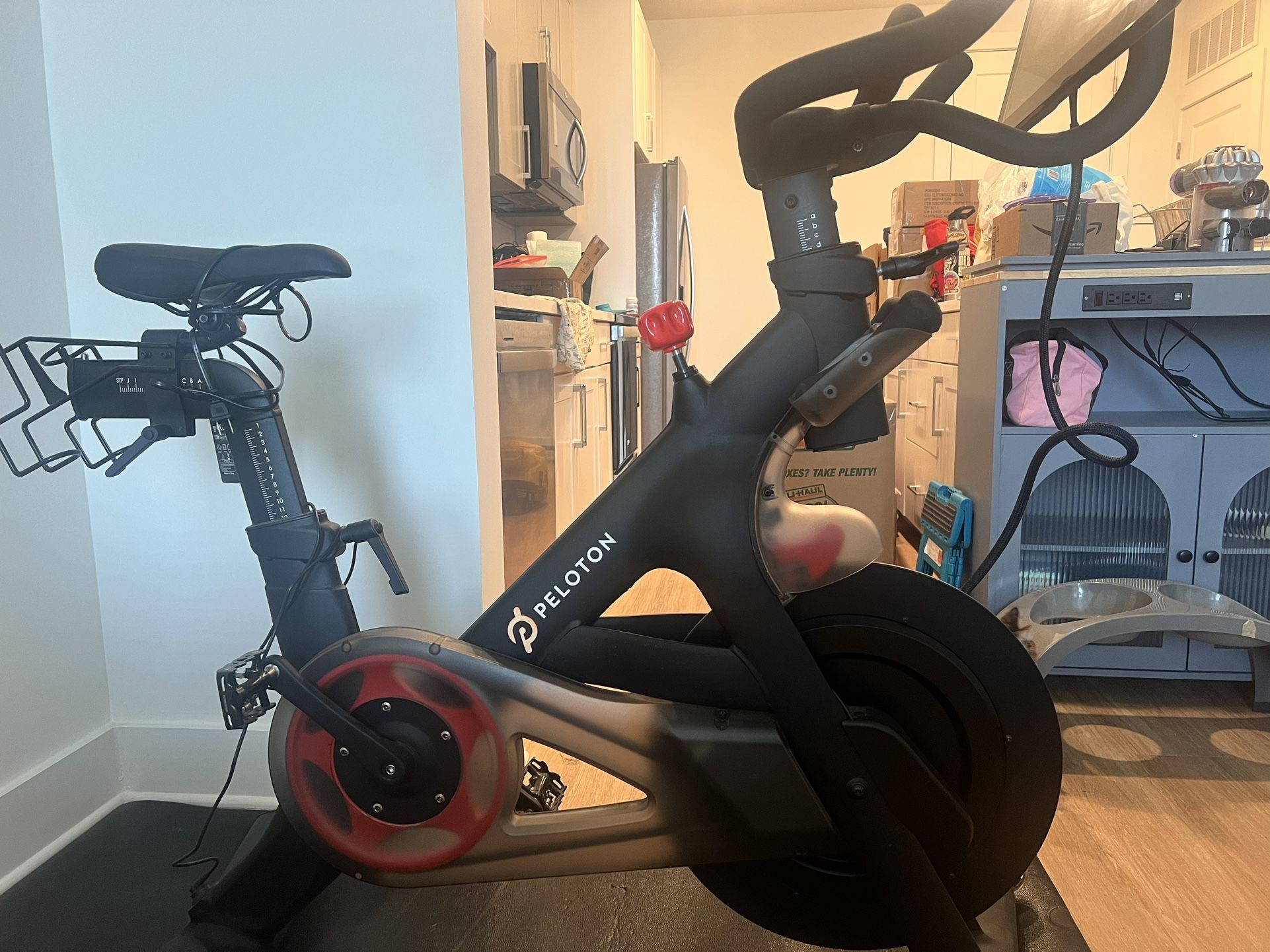 PELETON BIKE