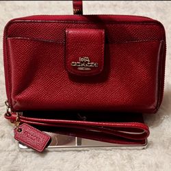 ✨COACH Wine Red Pebbled Leather Full Zip Around Wristlet/Wallet ✨