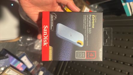 SanDisk 4TB Extreme Portable SSD - Up to 1050MB/s, USB-C, USB 3.2 Gen 2, IP65 Water and Dust Resistance, Updated Firmware - External Solid State Drive