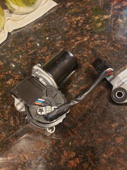 Hyundai Tucson 2012 windshield wipers motor