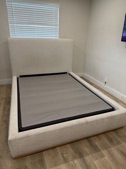 Queen Boucle Upholstered Platform Bed