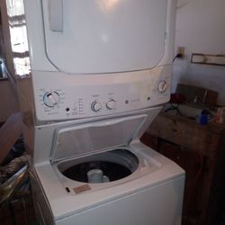 GE Stacked Washer / Dryer