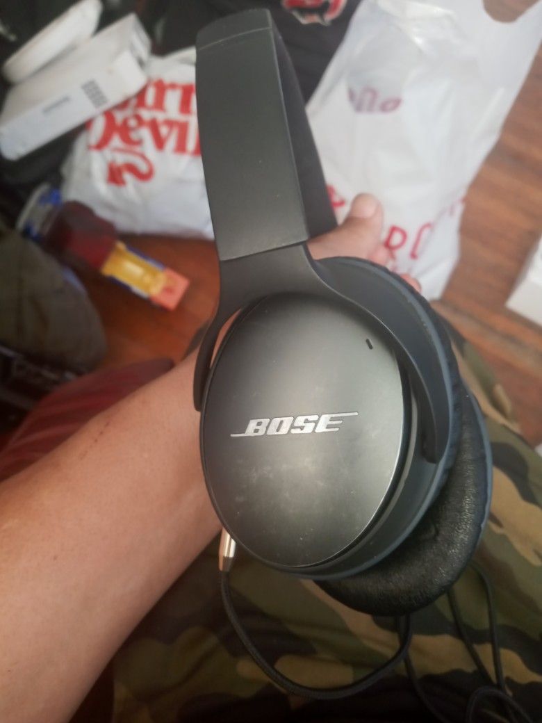 Bose Quietcomfort 25 Headphones. Wired