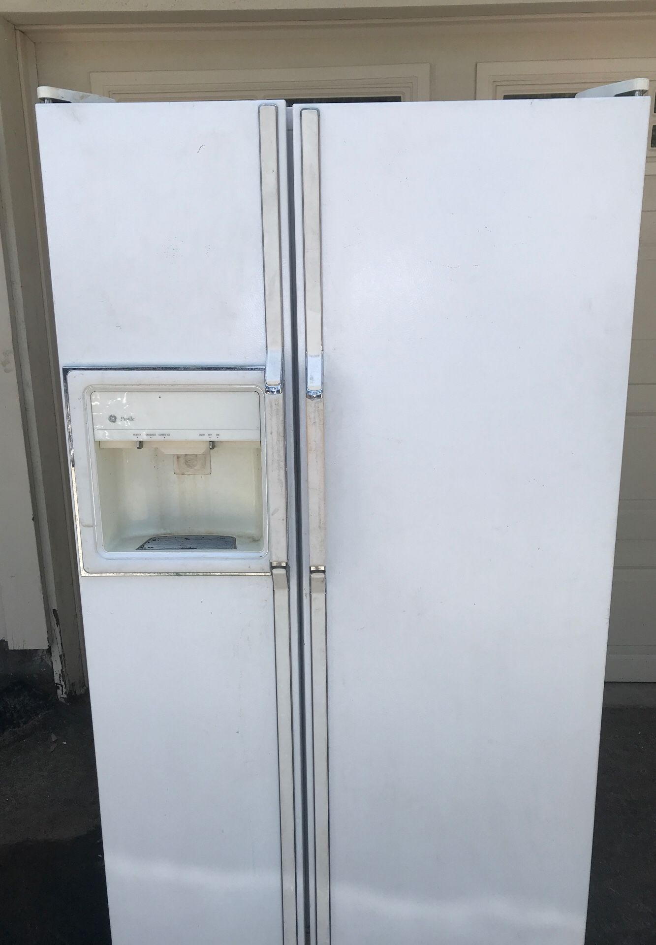 GE Profile Side-By-Side Refrigerator (TFH24PR)