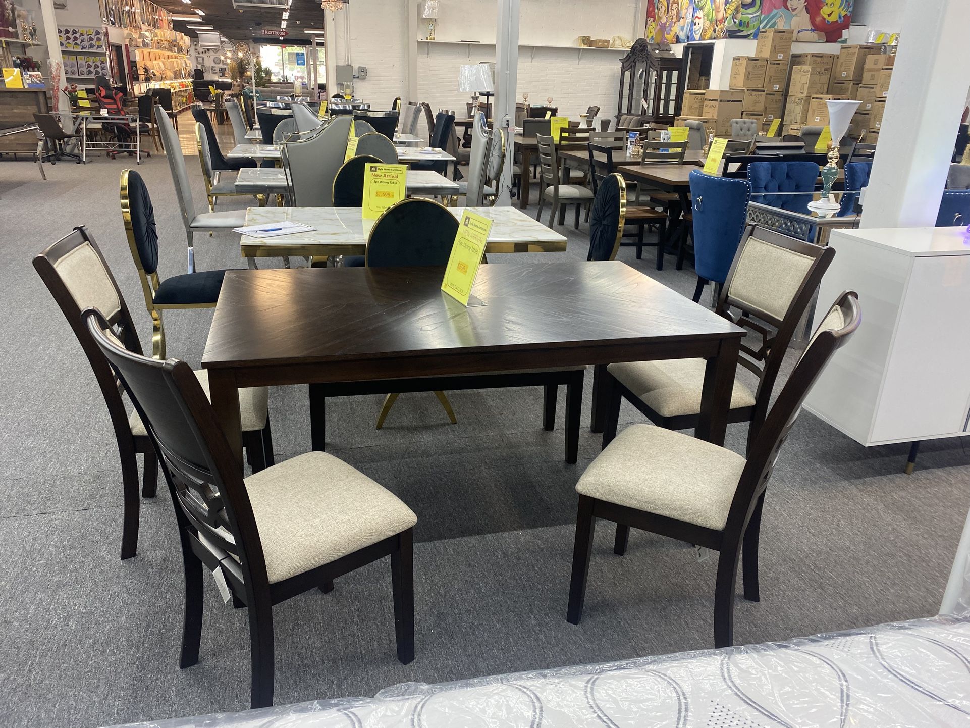 6 Pc Dinning Table Set $599