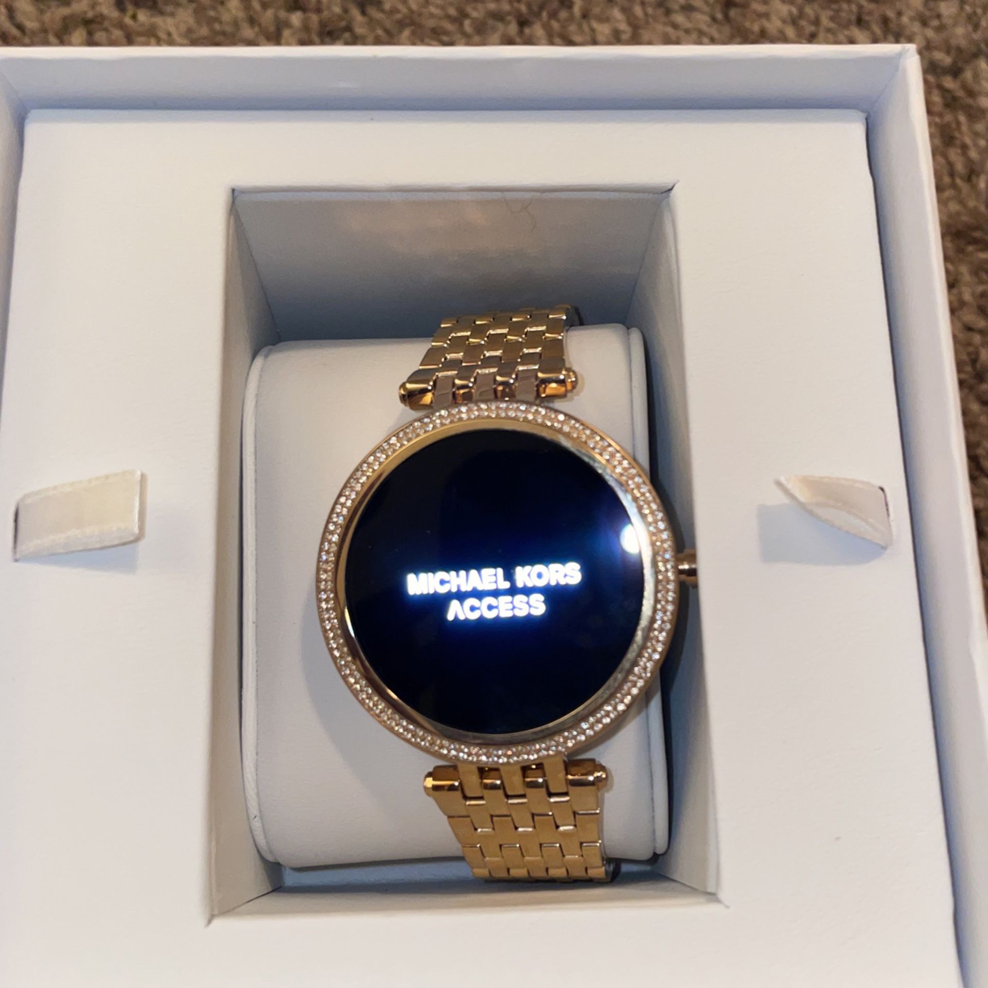 Michael Kors Gen 5E Darci Pavé Gold-Tone Smartwatch for Sale in Atlanta, GA  - OfferUp
