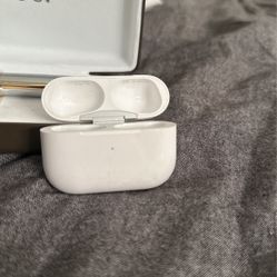 airpod pro case 1st gen (just case)