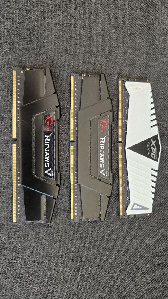 16 GB DDR4 RAM (x3)