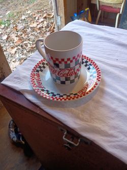 Eight Piece Coca-Cola Collector Set