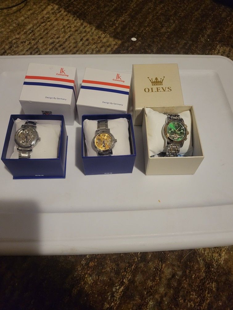 2 lk Colouring watches and 1 Olevs watch