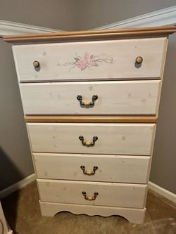 Kathy Ireland Princess Bouquet Dressers and Nightstand