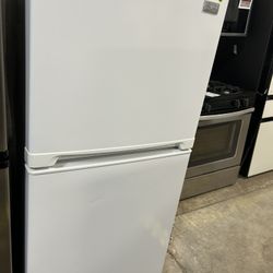 White Top Freezer Fridge 24” Width