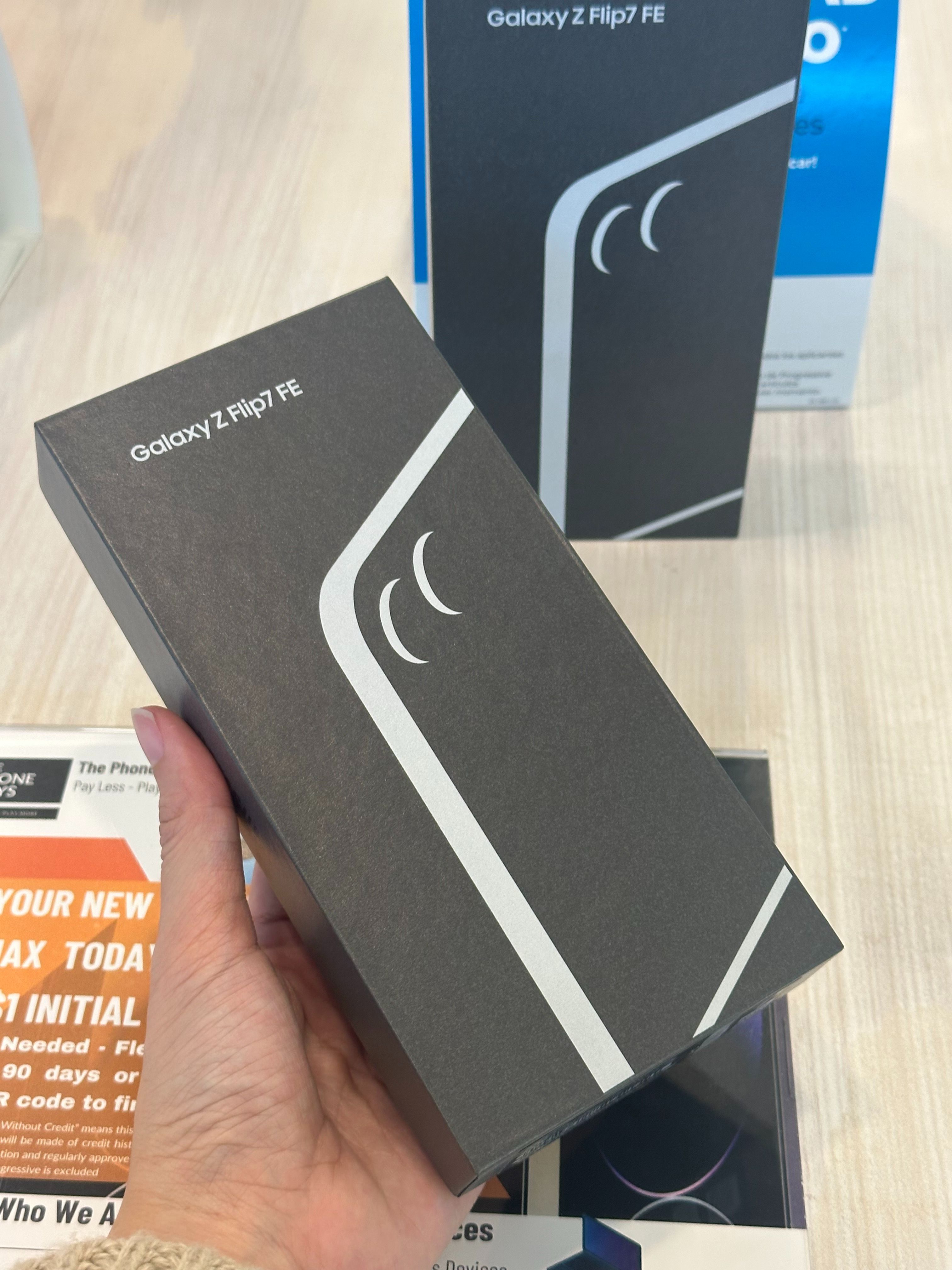 🎁 BLACK FRIDAY SALE - Flagship Drop! 🛡️ Samsung’s Latest Beast – Galaxy S25 Ultra (Brand New) Now Only $1,099 or $1 Down! Backed by 1-Year Warranty