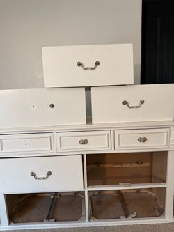 White Dresser / Chest – Project or Restoration Piece