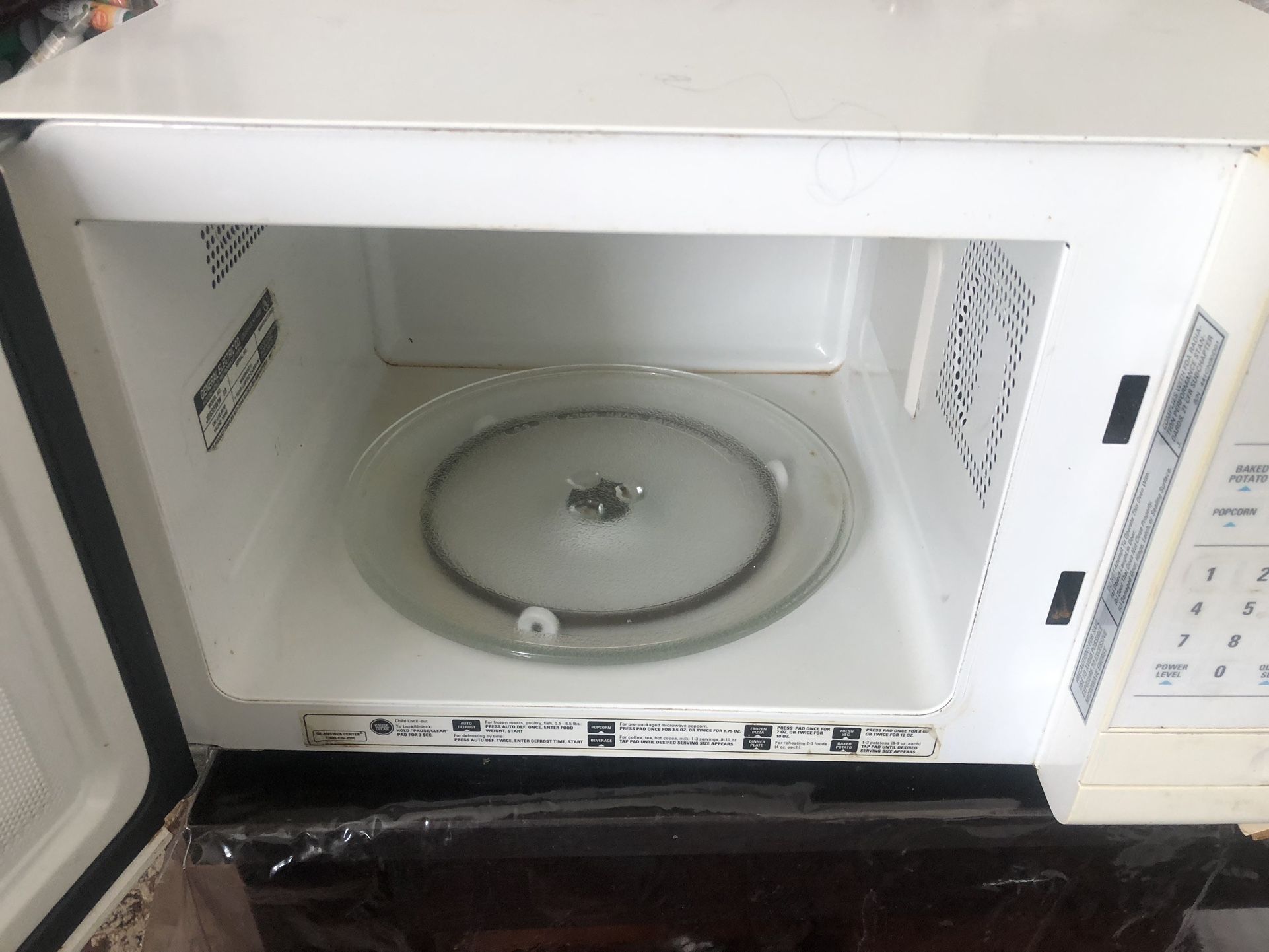 Excellent Condition Microwave 