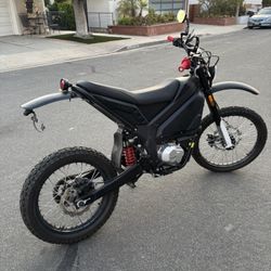 Surron with clutch and gear shifter 