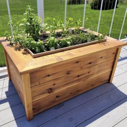 Custom Beautiful privacy wall Tomato Tower Planter Box Garden Bed Decor Outdoor Design cedar redwood 