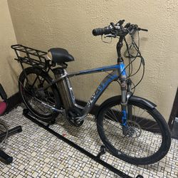 Fly 11 electric bike with key and charger