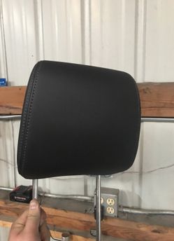 Brand new head Land Rover head rests