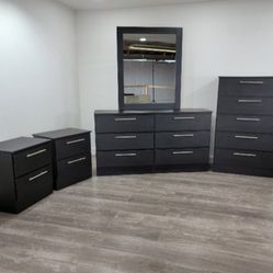 Dresser , Chest And Two Nighstands 💥 Cómoda , Gavetero Y Dos Mesitas De Noche