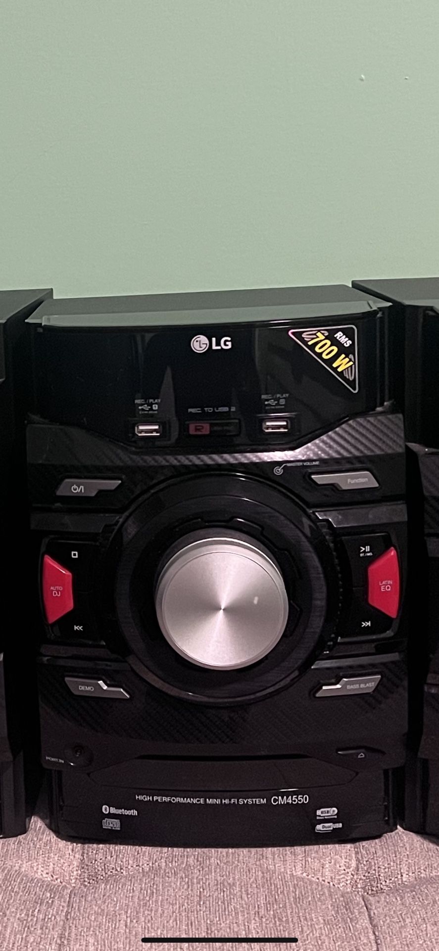 LG Stereo  System 700 Watts 