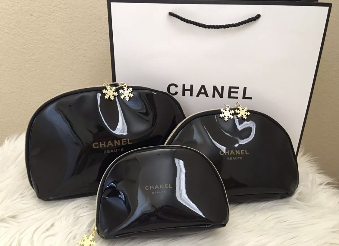 CHANEL VIP BLANKET for Sale in Lancaster, CA - OfferUp