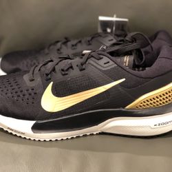 Brand New Women’s Nike Zoom - Size 8