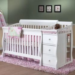 Baby Crib New Never Use 
