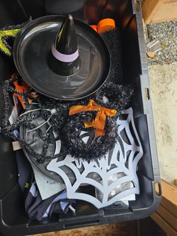 HALLOWEEN-EVERYTHING FOR $50 A BOX ?NO WAY