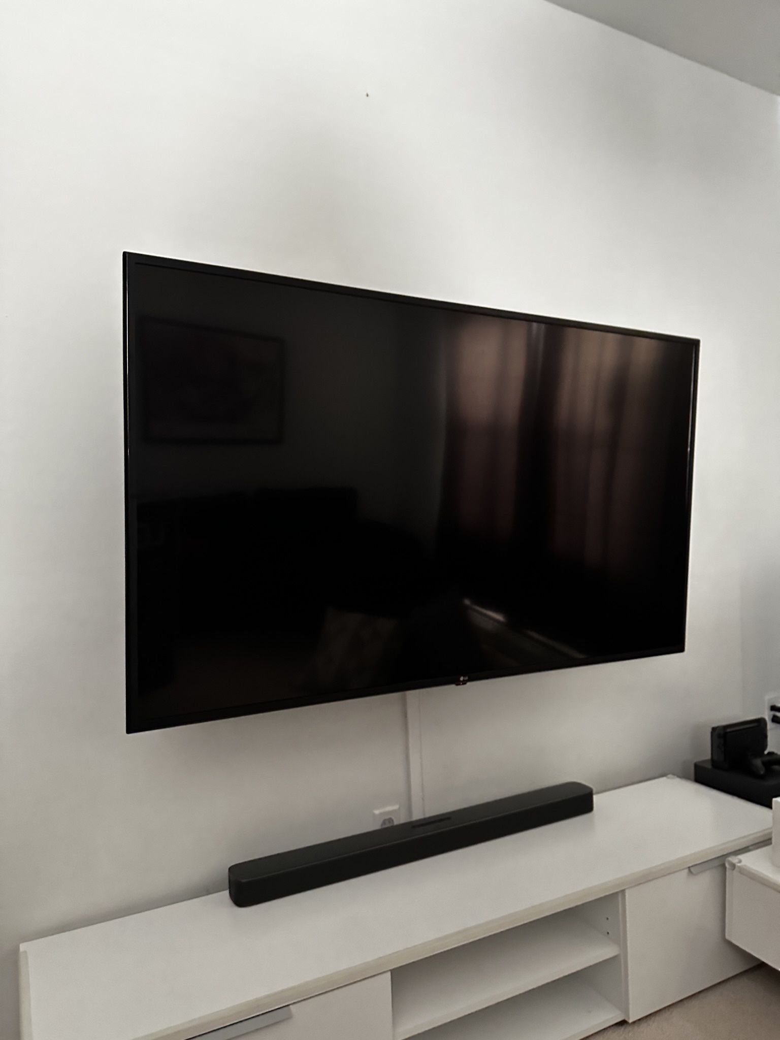 LG TVs for sale in Hartford, Connecticut