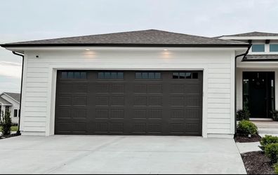 NEW GARAGE DOOR + PIECES INCLUDED (Kit)