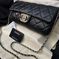 LAST CALL!! CHANEL Quilted Leather CC Flap Clutch 